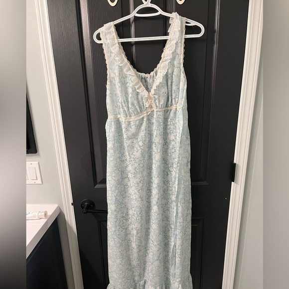 Vintage nightgown and matching robe - Picture 2 of 2